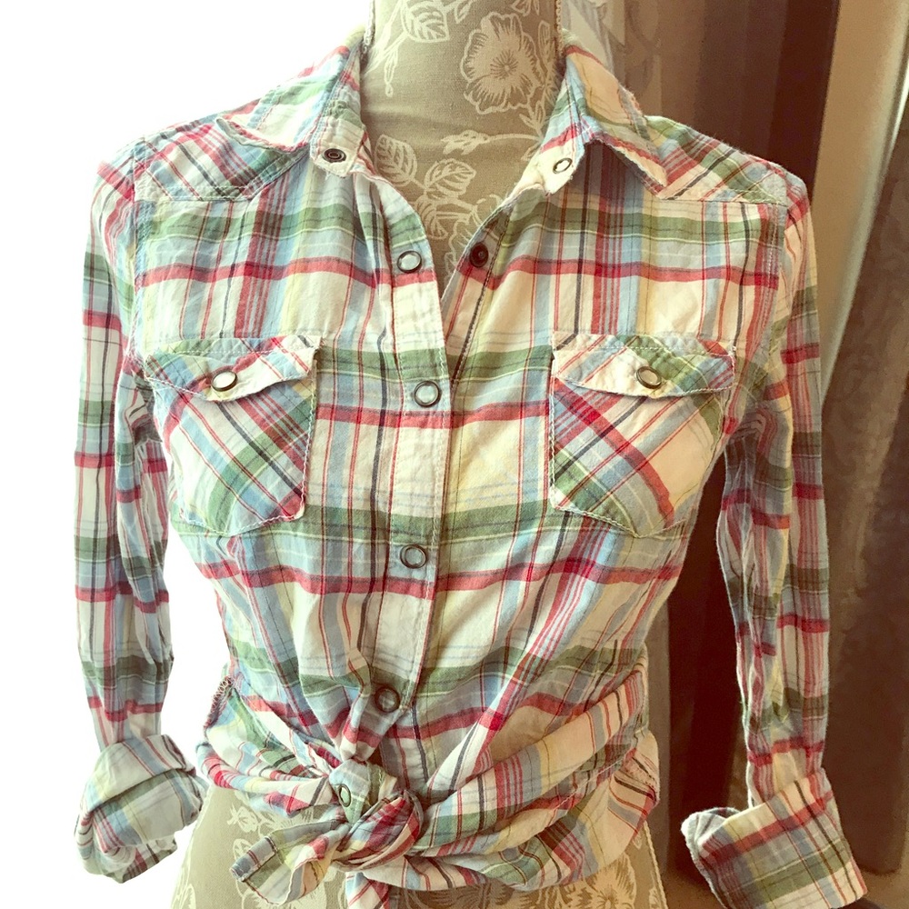 FINAL SALE🎉🎉Super cute plaid top